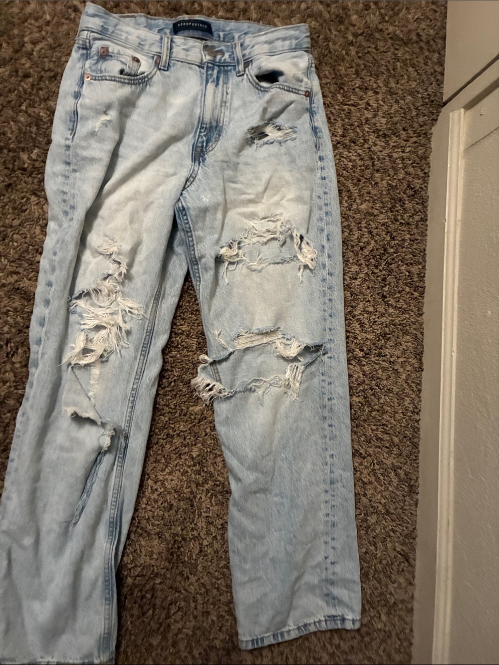 Light Wash Ripped Jeans